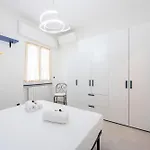 Joivy Blissful Flat For 6, Close To The