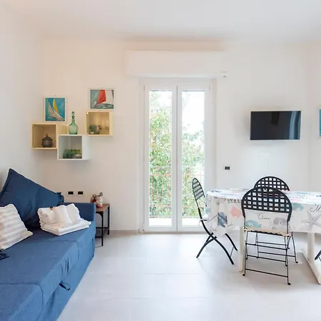 Joivy Blissful Flat For 6, Close To The