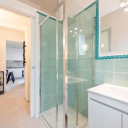 Joivy Blissful Flat For 6, Close To The