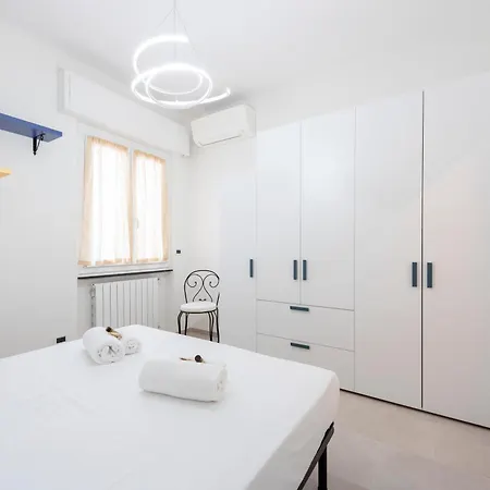Joivy Blissful Flat For 6, Close To The