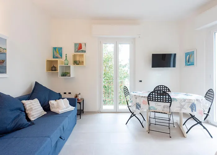 Joivy Blissful Flat For 6, Close To The